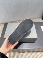 B-Sneakers