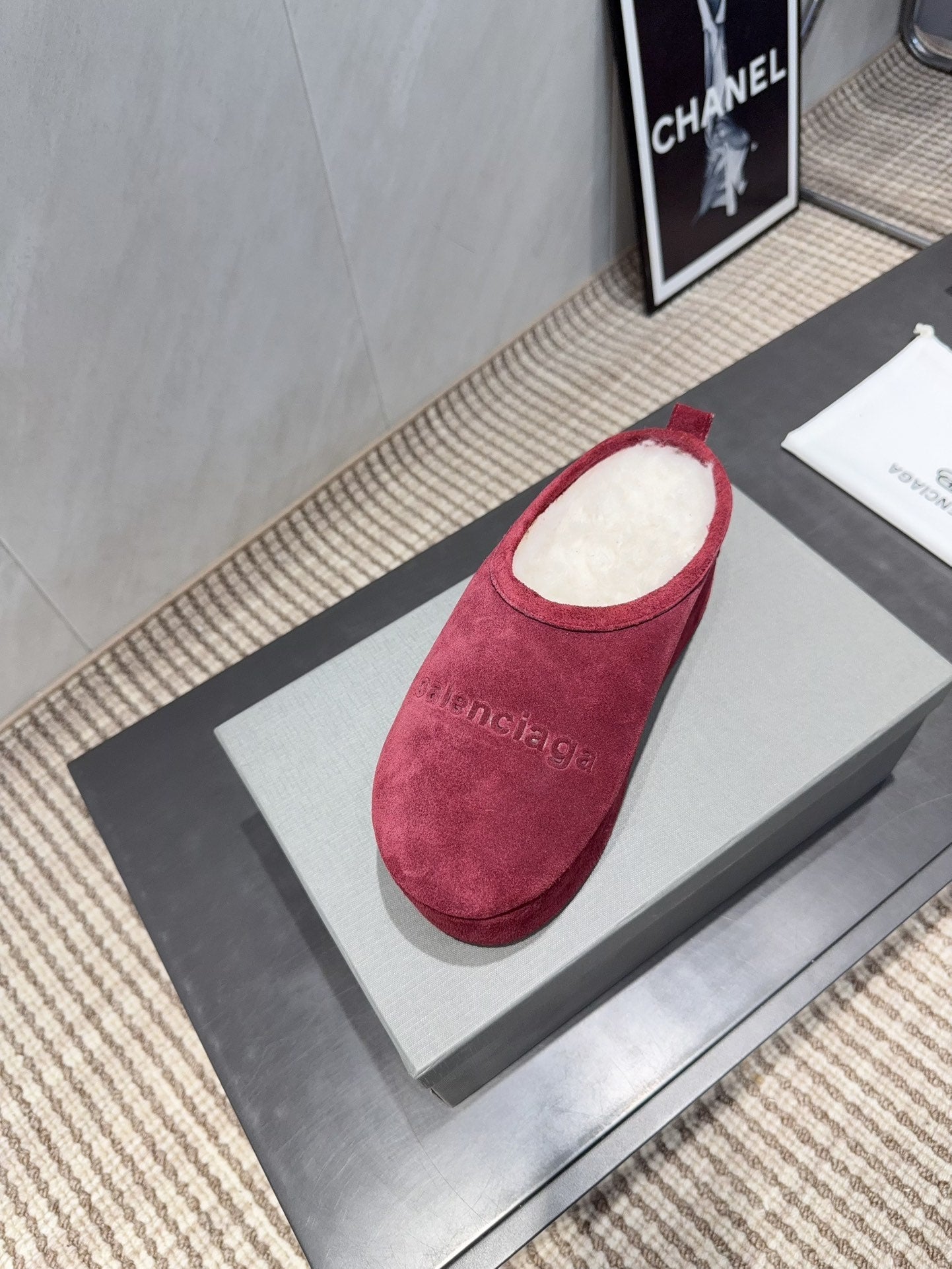 B-Sneakers