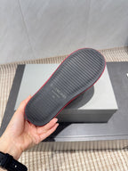 B-Sneakers