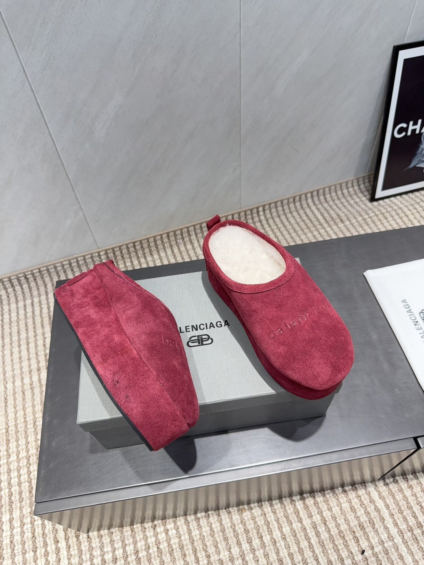 B-Sneakers