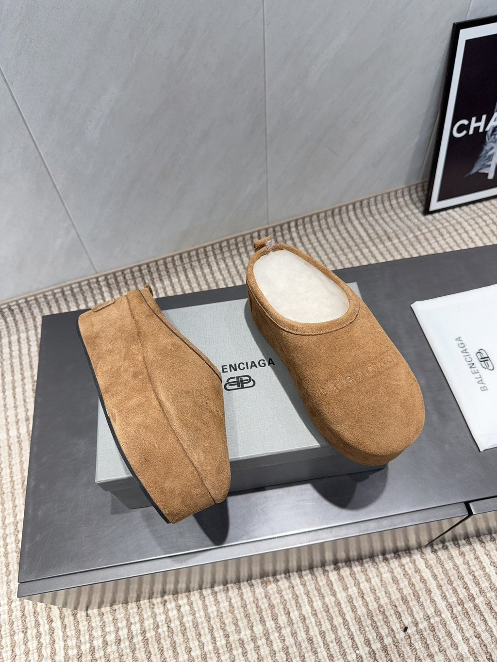 B-Sneakers