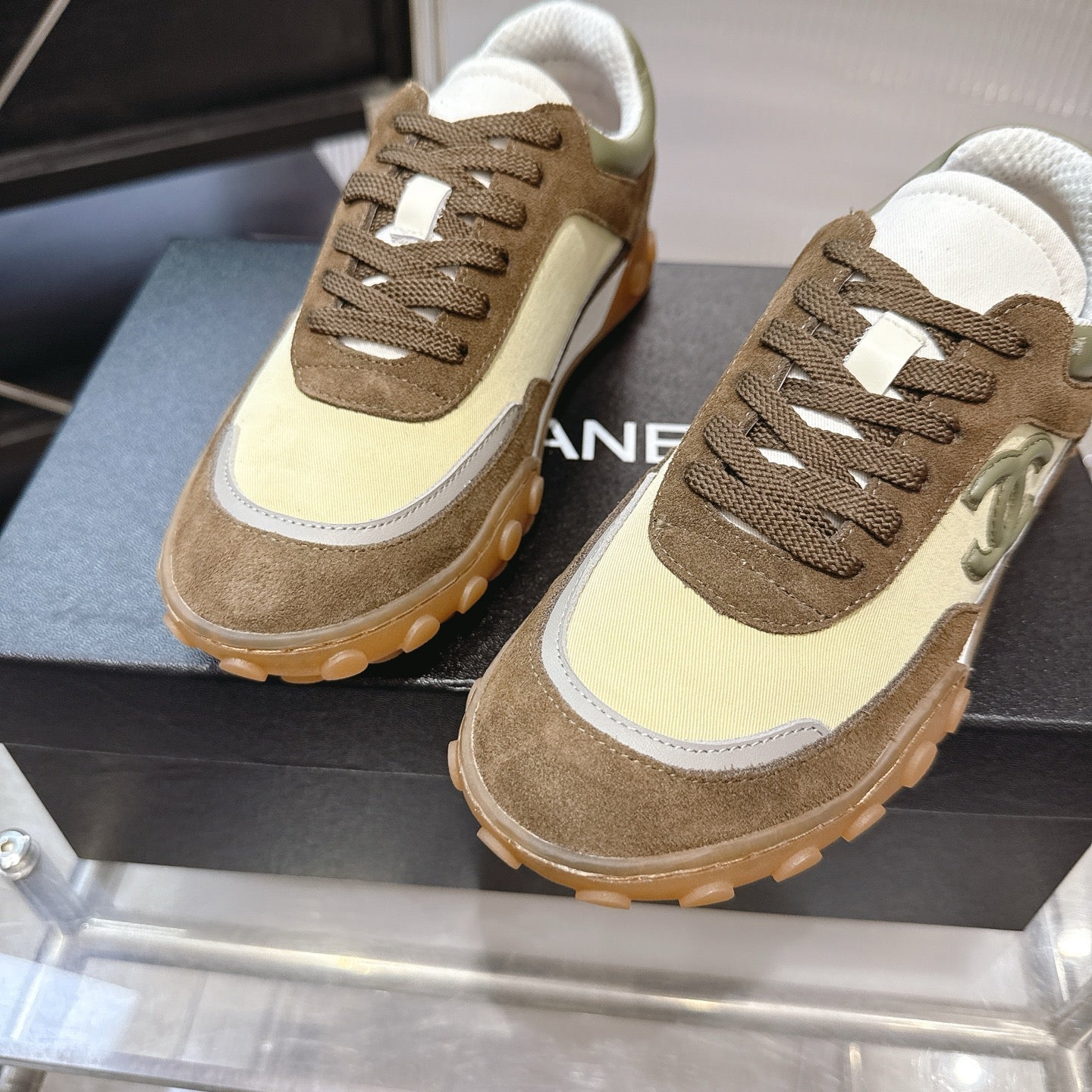 C-Sneakers