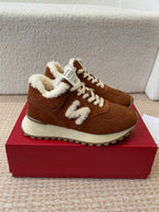 R-Sneakers