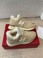 R-Sneakers