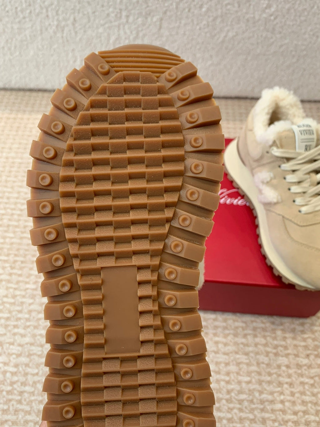 R-Sneakers