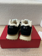 R-Sneakers