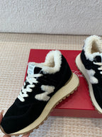 R-Sneakers
