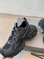 B-Sneakers