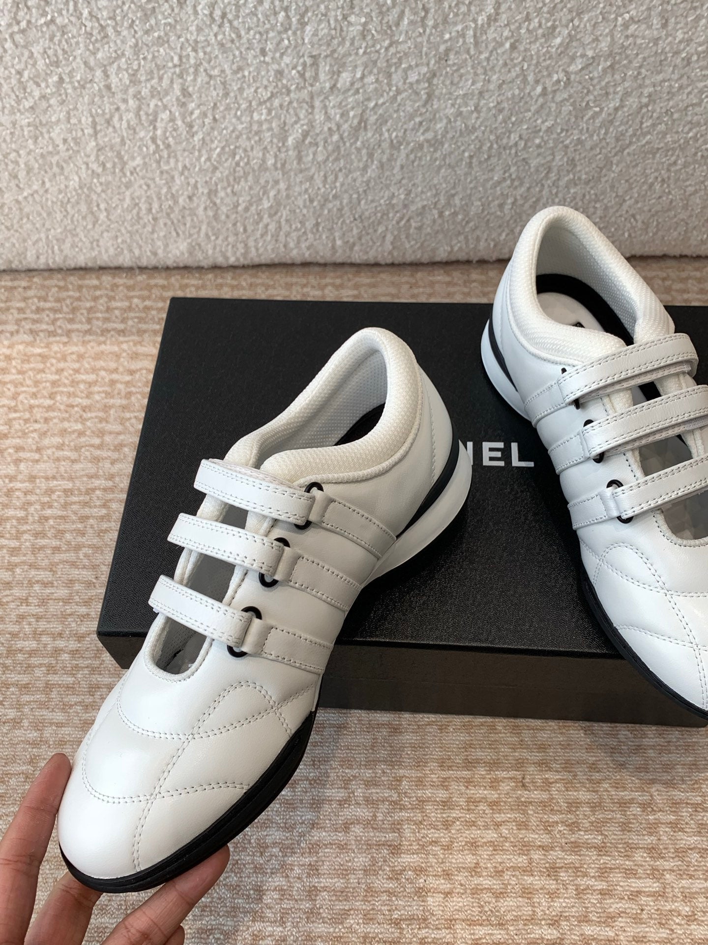C-Sneakers