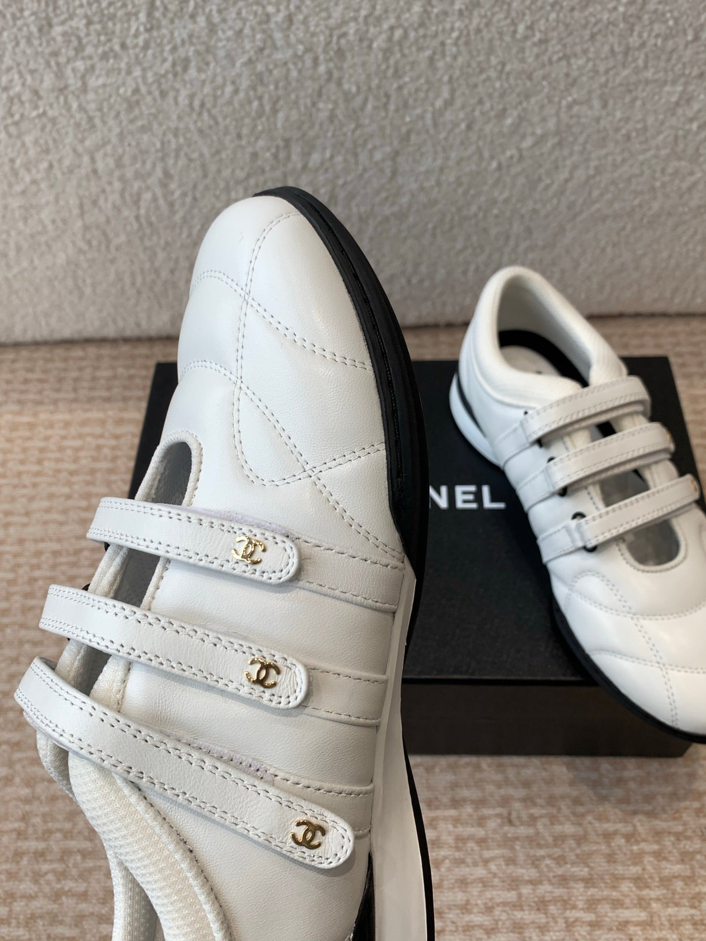C-Sneakers