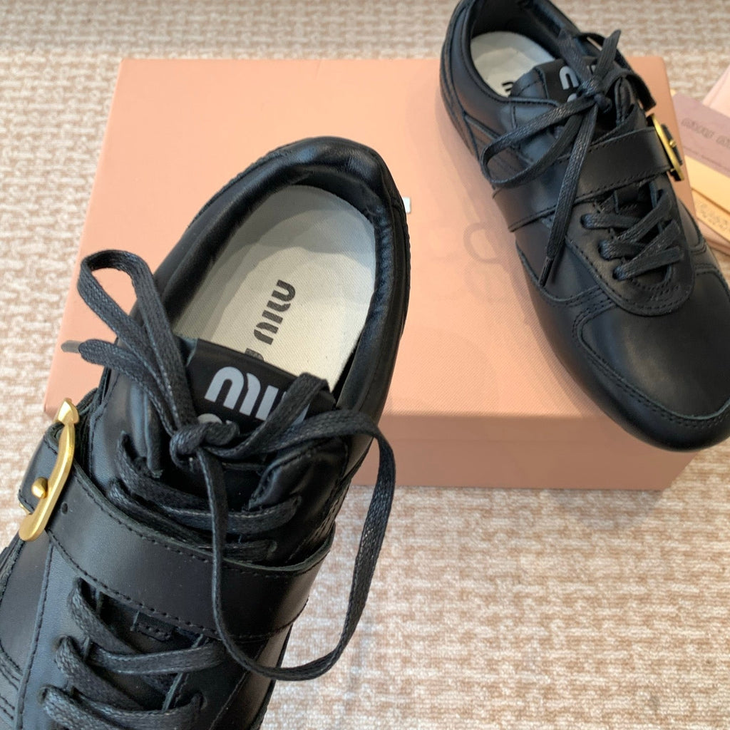 M-Sneakers