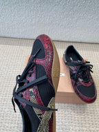 M-Sneakers
