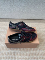 M-Sneakers