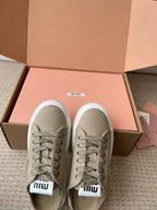 M-Sneakers