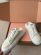 M-Sneakers