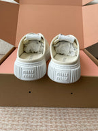 M-Sneakers