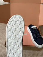 M-Sneakers