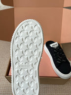 M-Sneakers