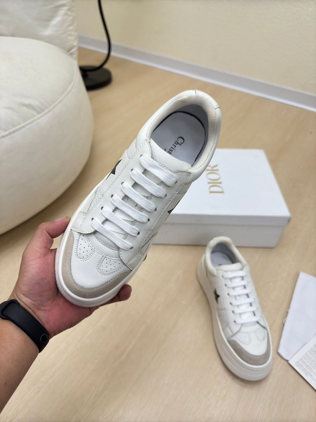 D-Sneakers