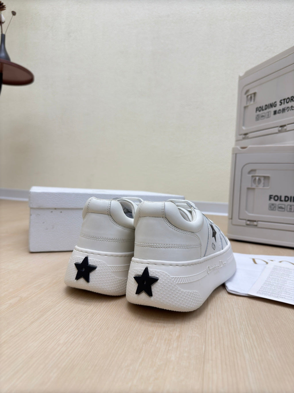 D-Sneakers