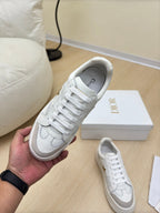 D-Sneakers