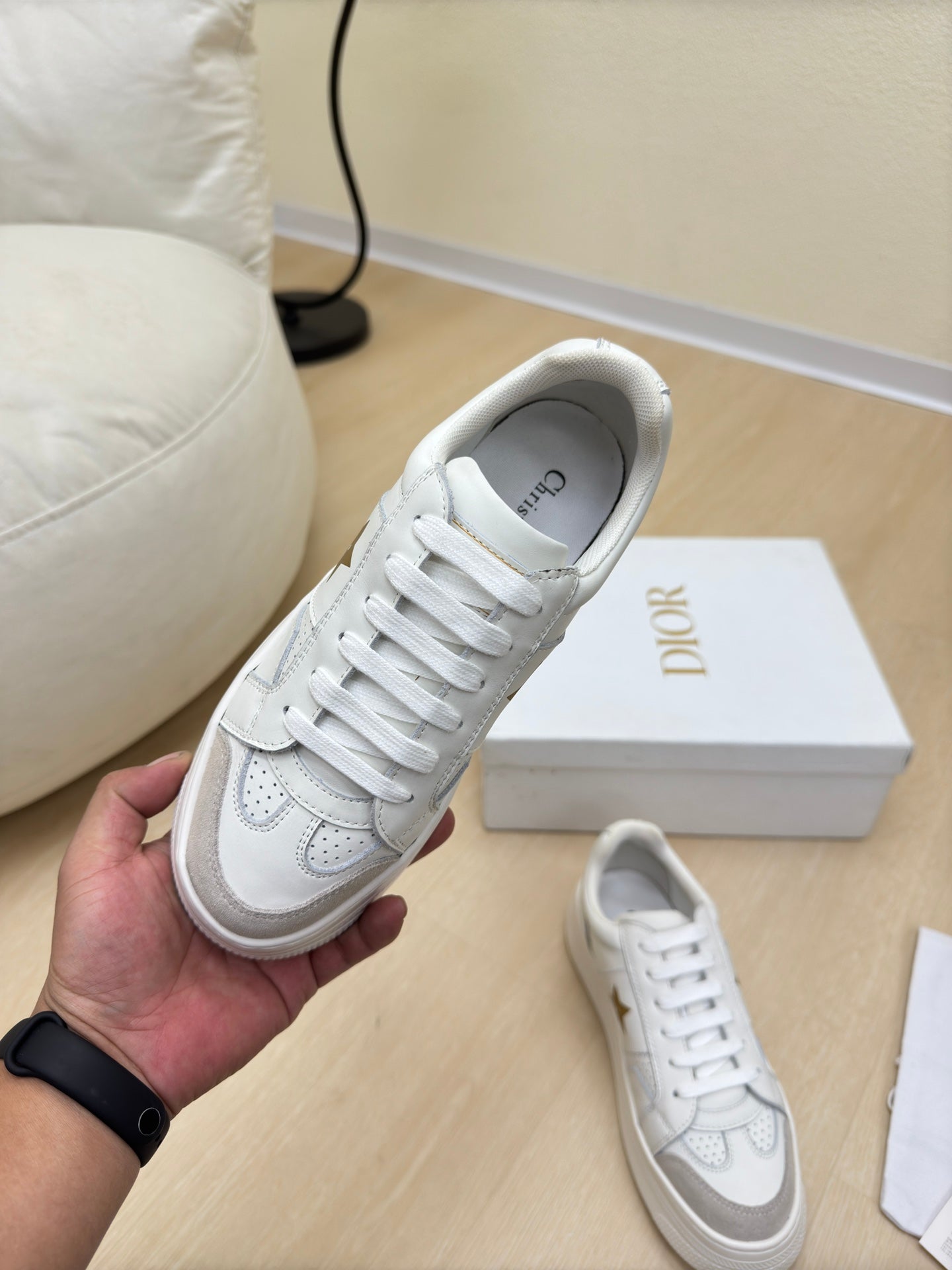 D-Sneakers