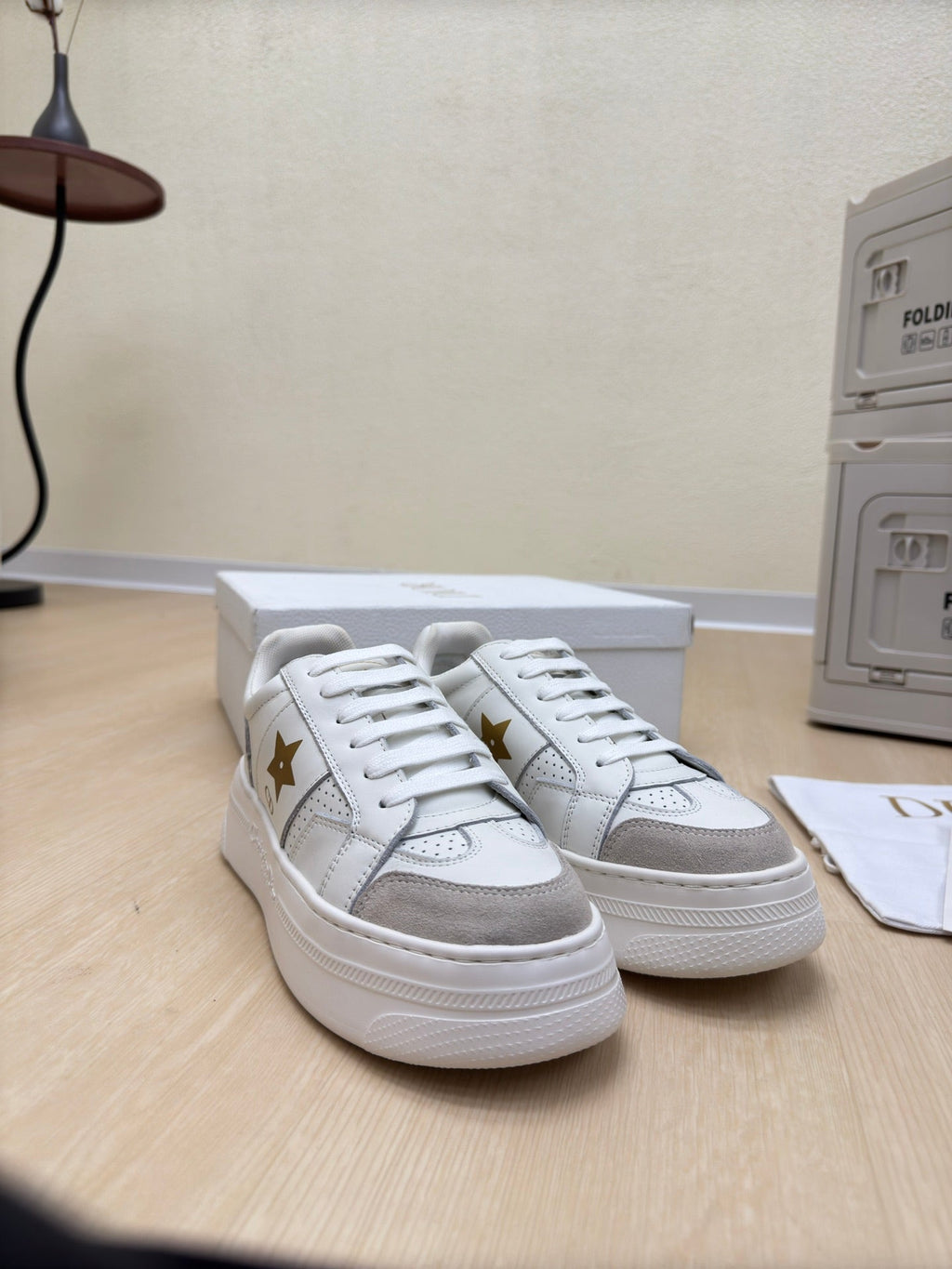 D-Sneakers