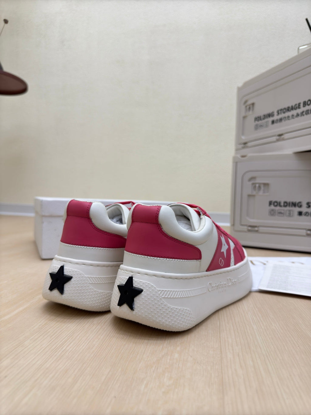 D-Sneakers