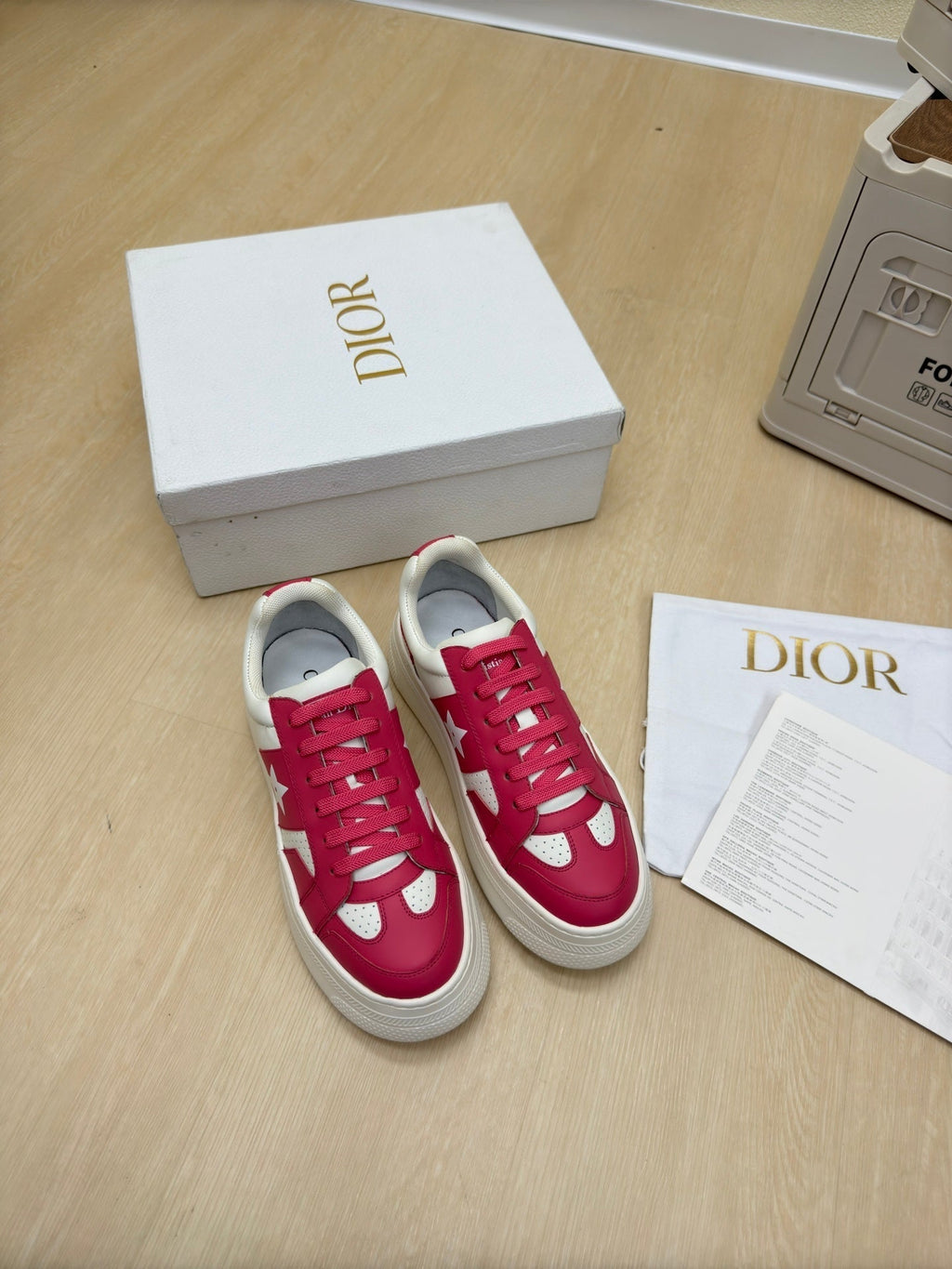 D-Sneakers