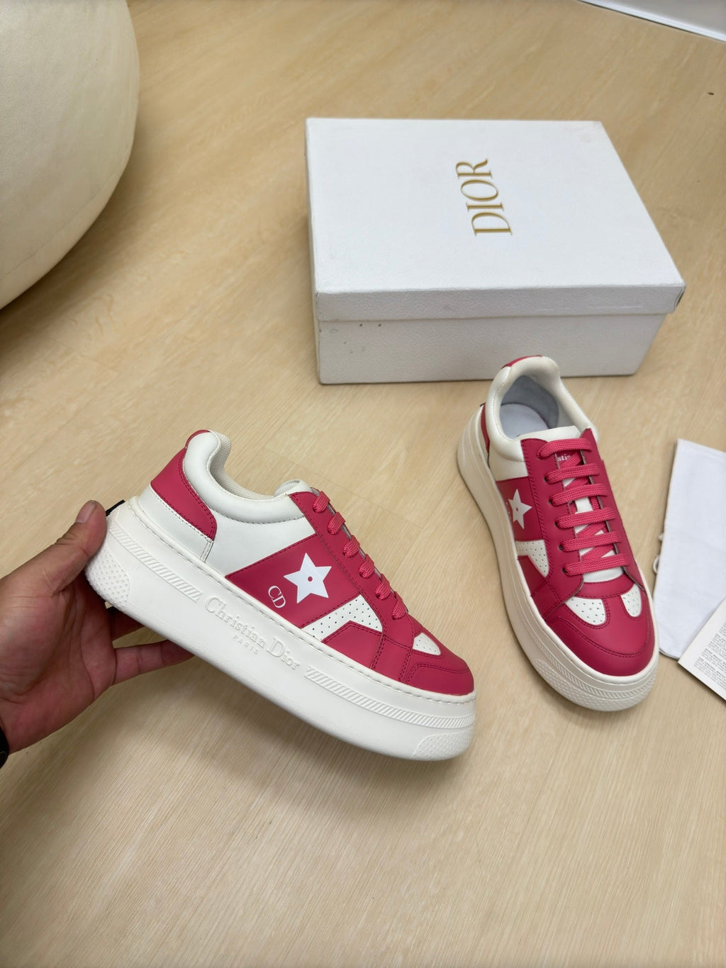 D-Sneakers