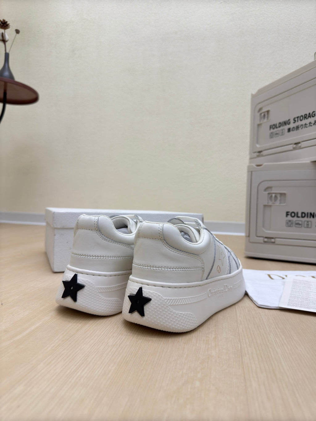 D-Sneakers