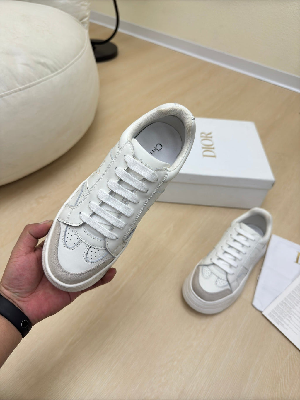 D-Sneakers