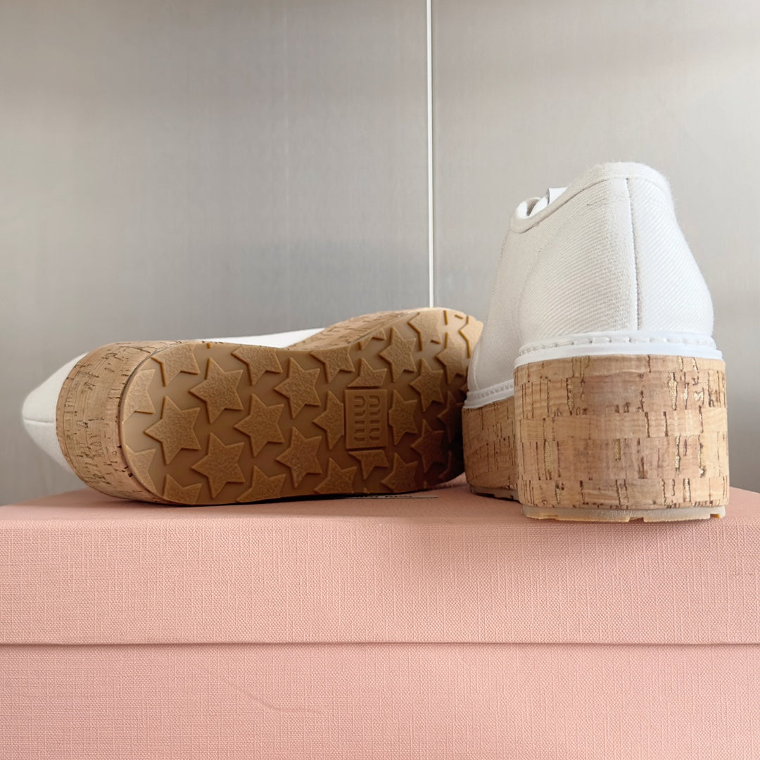M-Sneakers