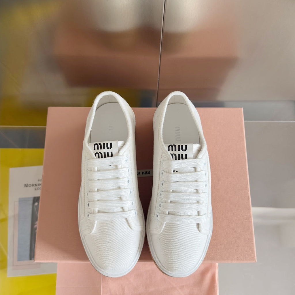 M-Sneakers
