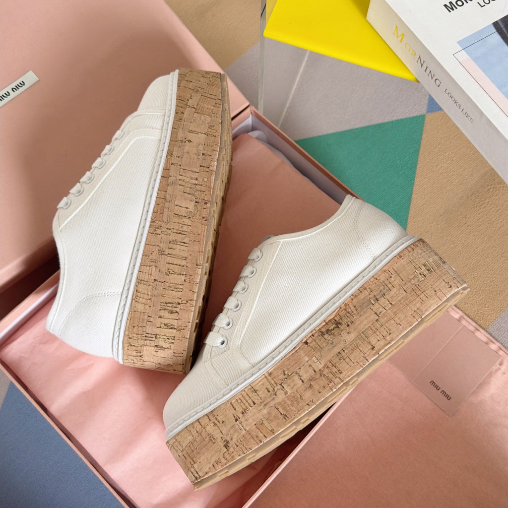 M-Sneakers