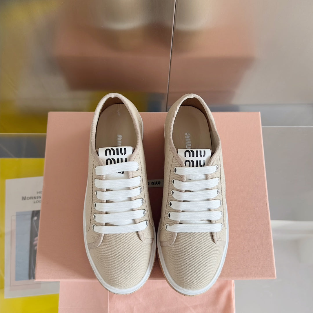 M-Sneakers