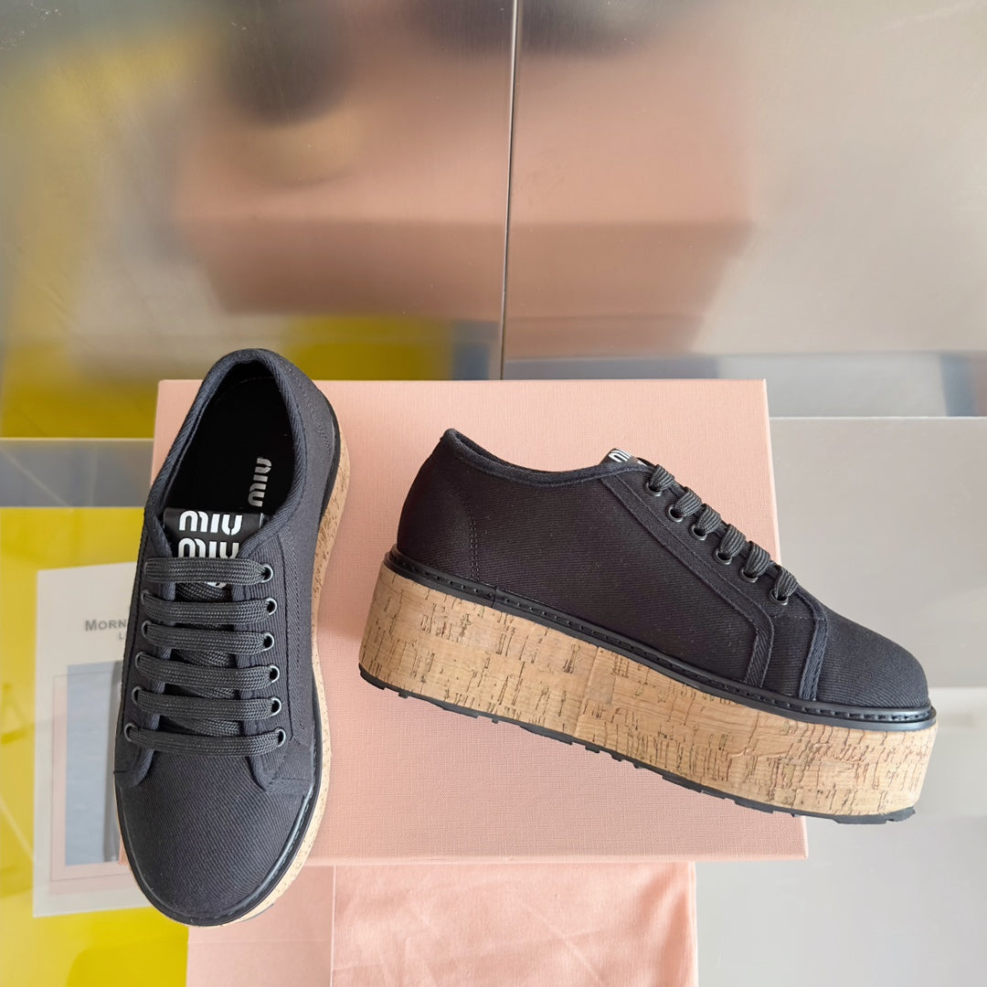 M-Sneakers