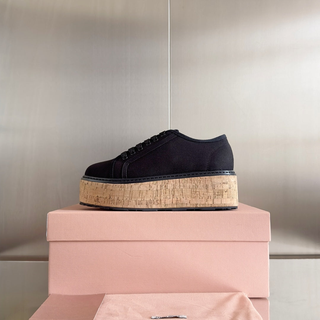 M-Sneakers