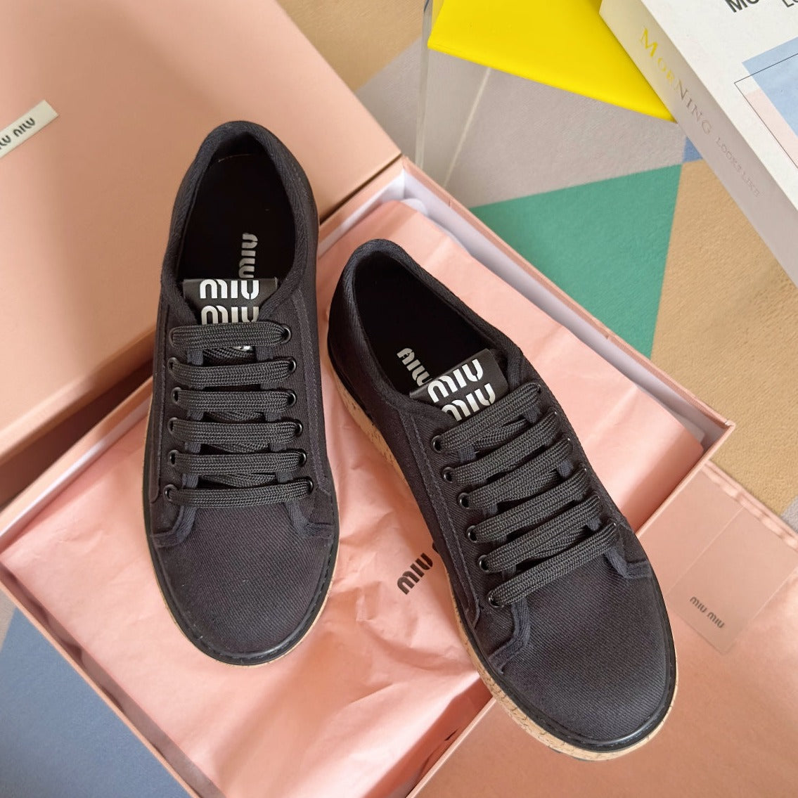 M-Sneakers