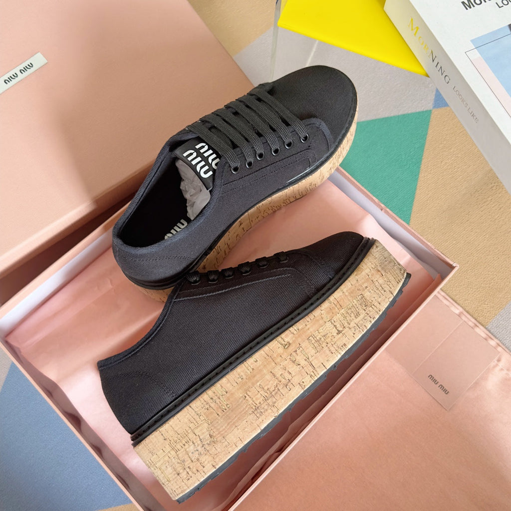 M-Sneakers