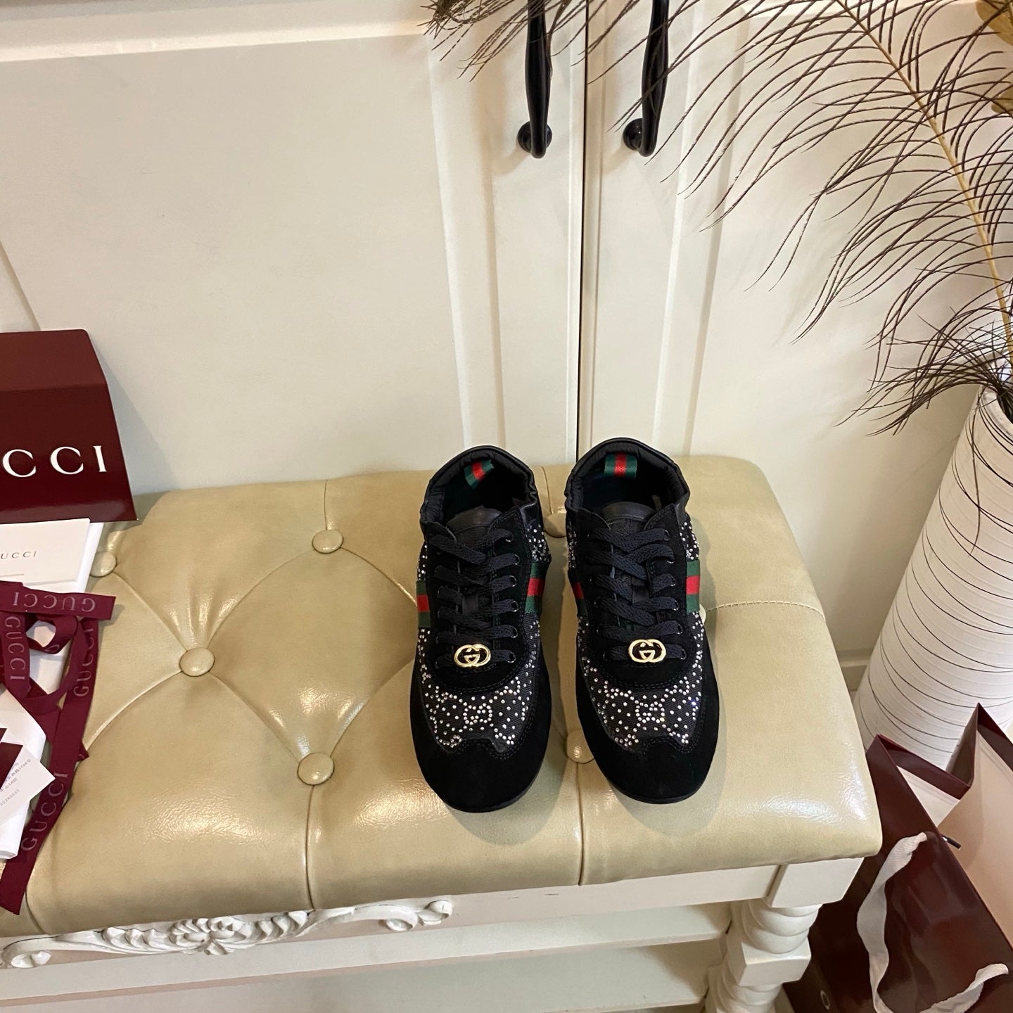 G-Sneakers