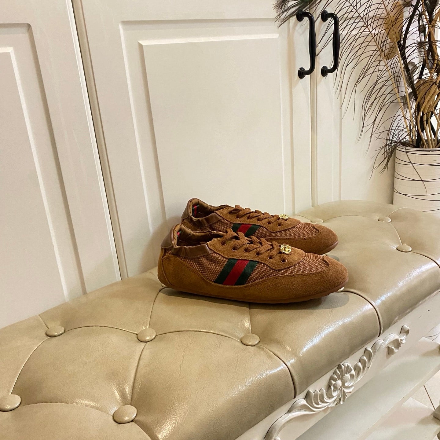 G-Sneakers
