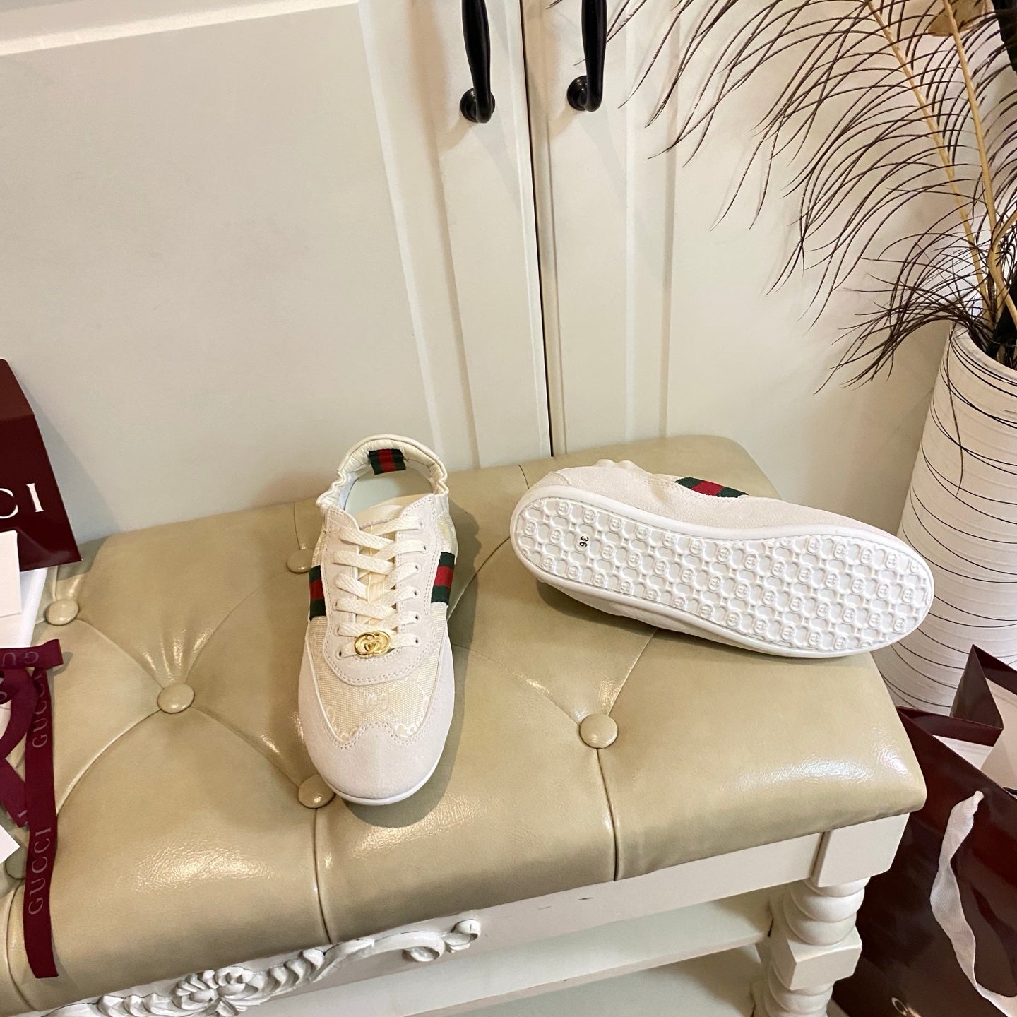 G-Sneakers