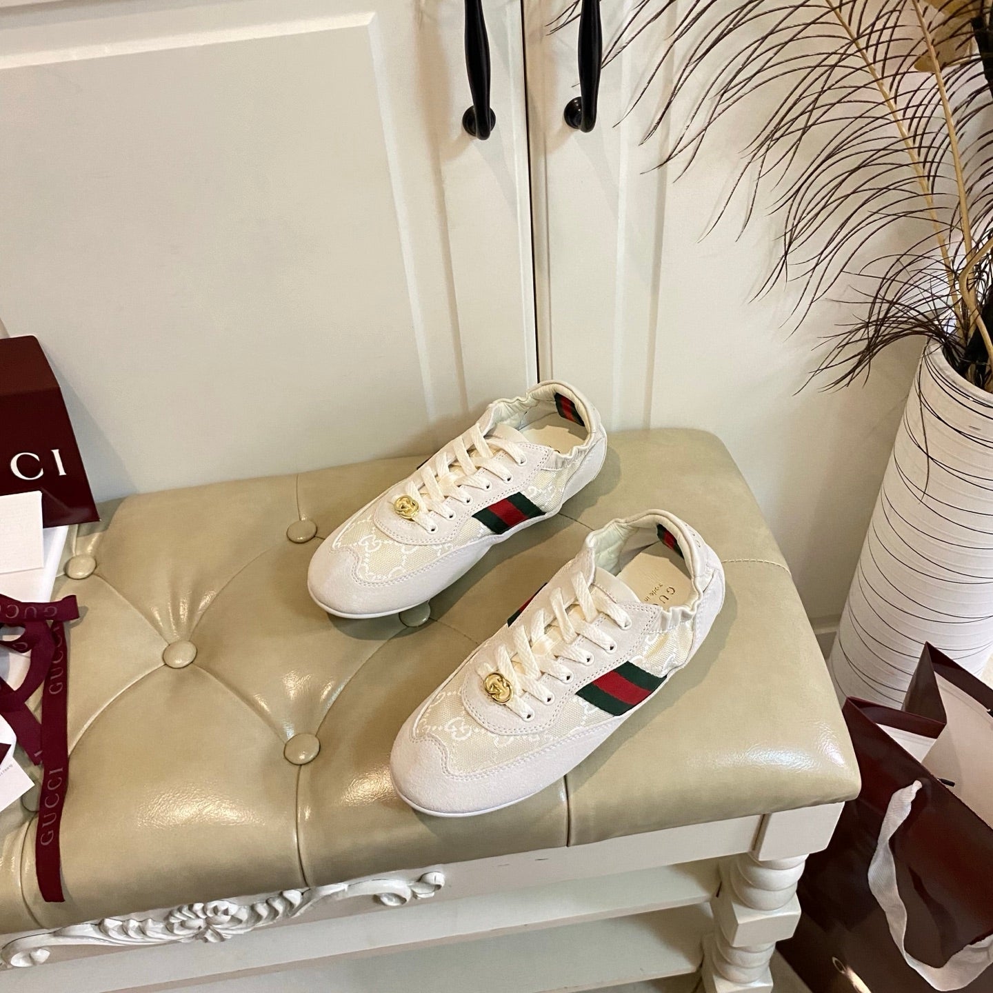 G-Sneakers