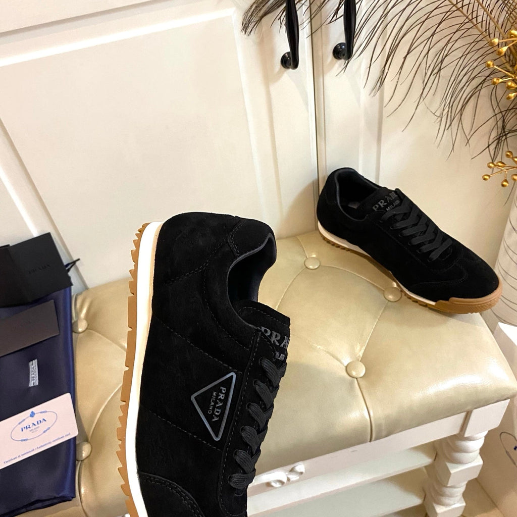 P-Sneakers