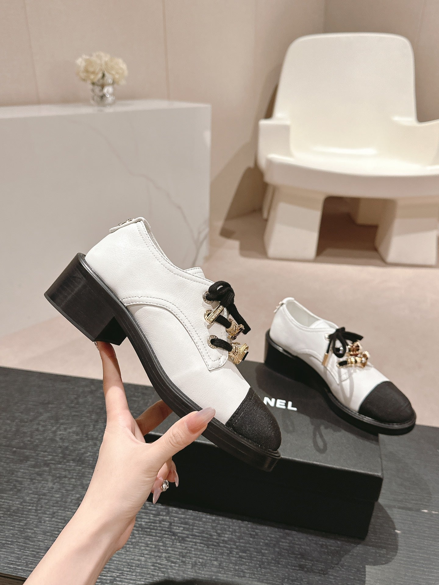 C-Sneakers