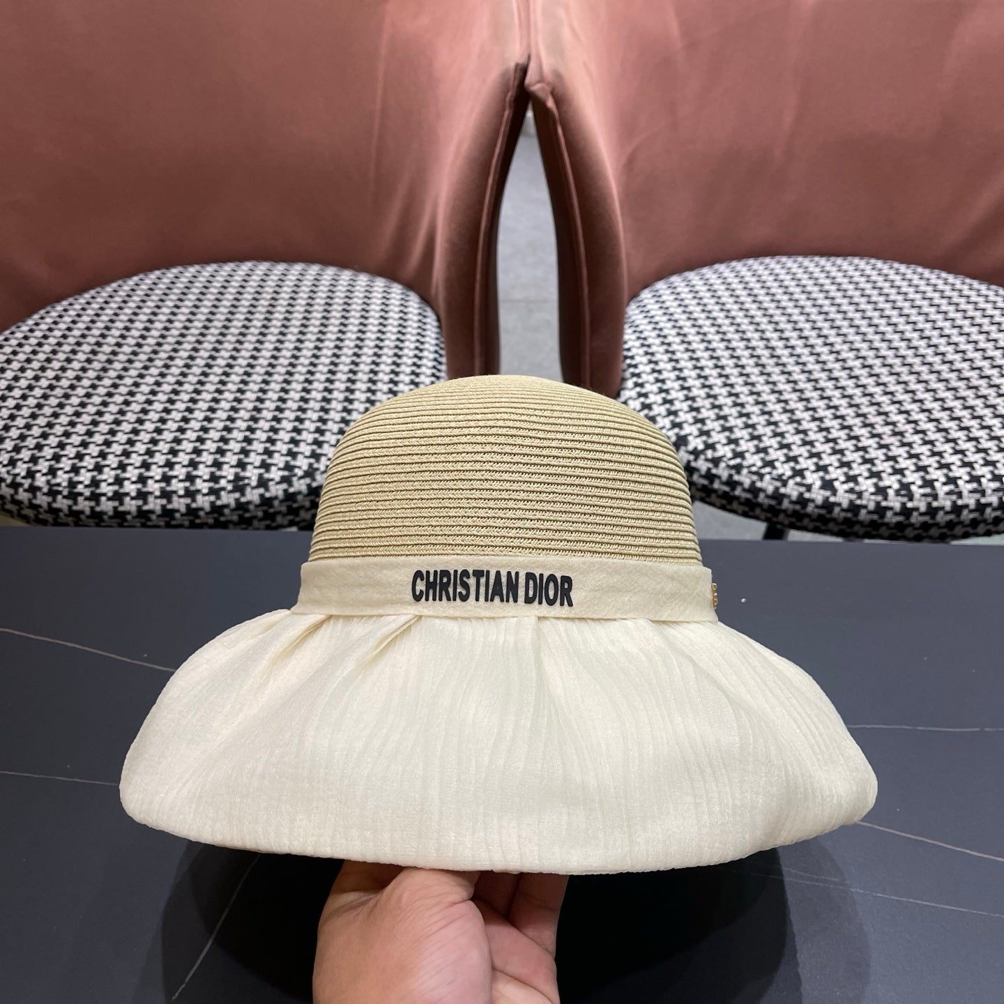 D-Cap