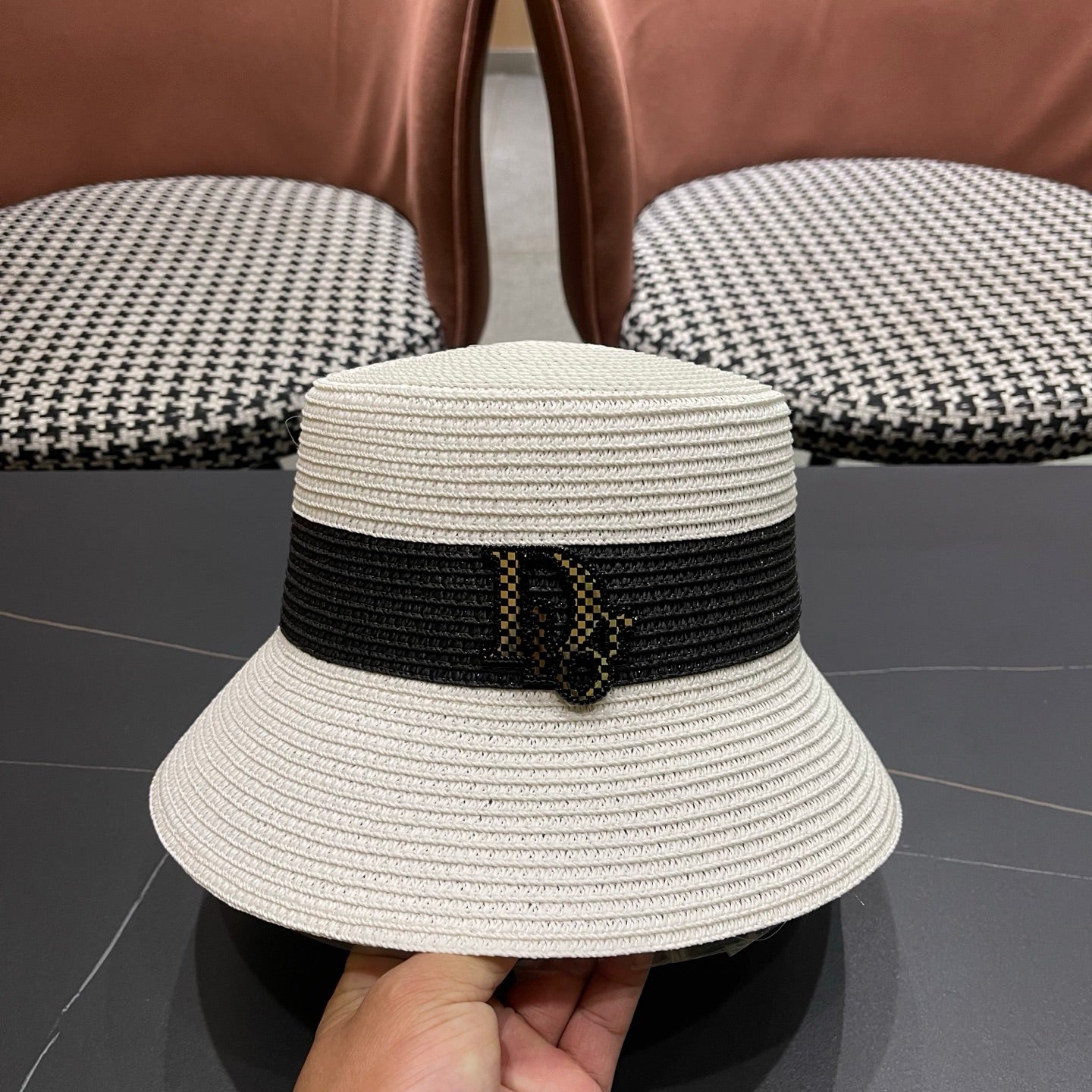 D-Cap