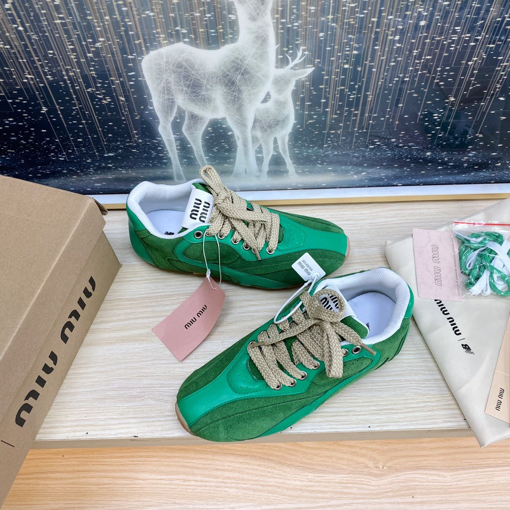 M-Sneakers