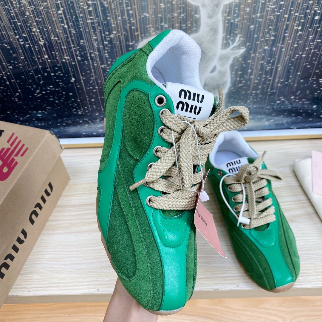 M-Sneakers